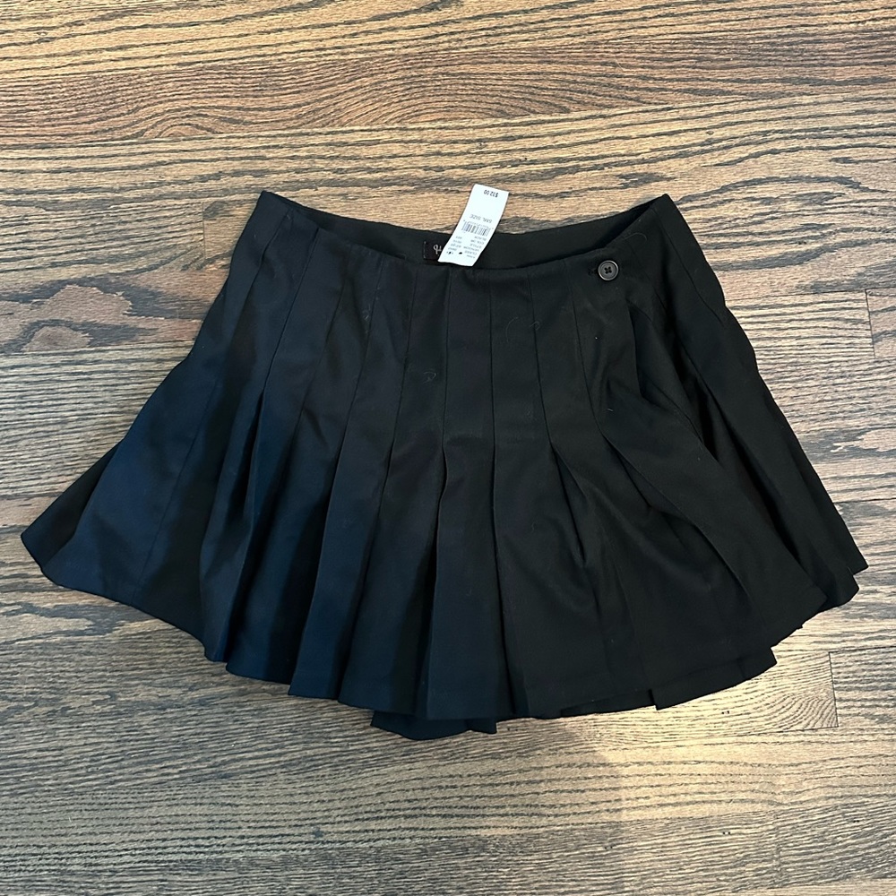 brand new brandy melville pleated skirt
